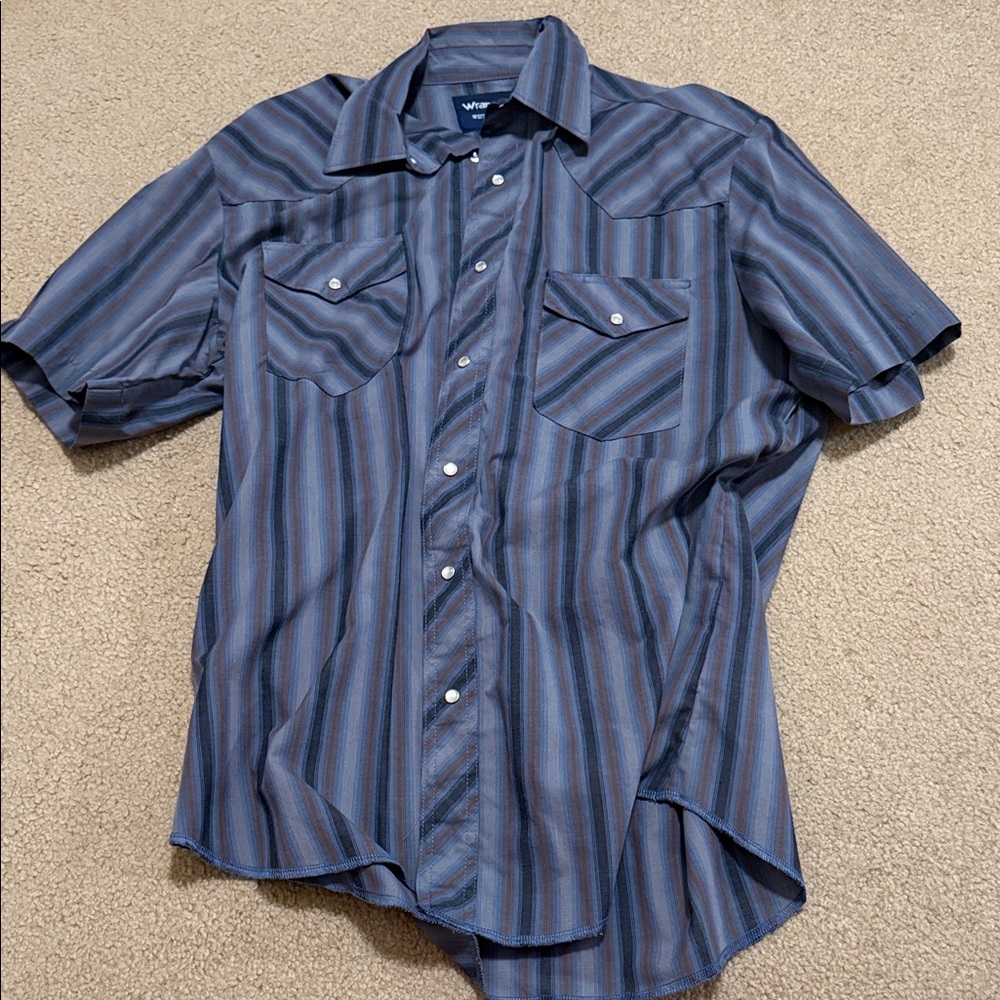 Wrangler  Men's Navy and Gray Striped Shirt